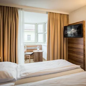Otel Enziana Viyana